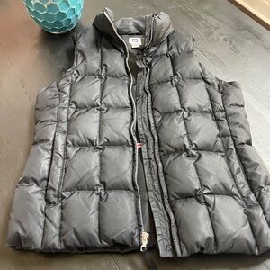 GAP Black Puffer Vest